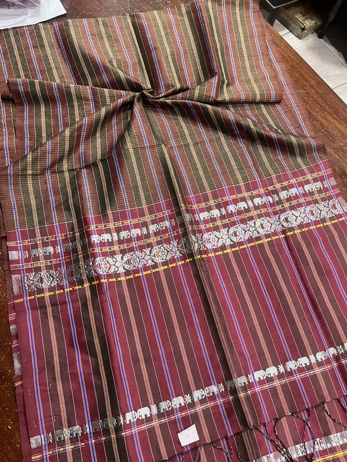 ผ้าขาวม้า ไหมแท้ ยกขิดดิ้นลายช้าง มีชายครุย ขนาด 65X200ซม. รหัส R4E-NY-9