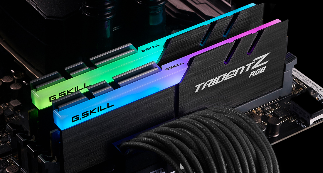 G.SKILL Trident Z RGB F4-3000C16D-16GTZR DDR4-3000MHz CL16-18-18-38 1.35V 16GB (2x8GB)
