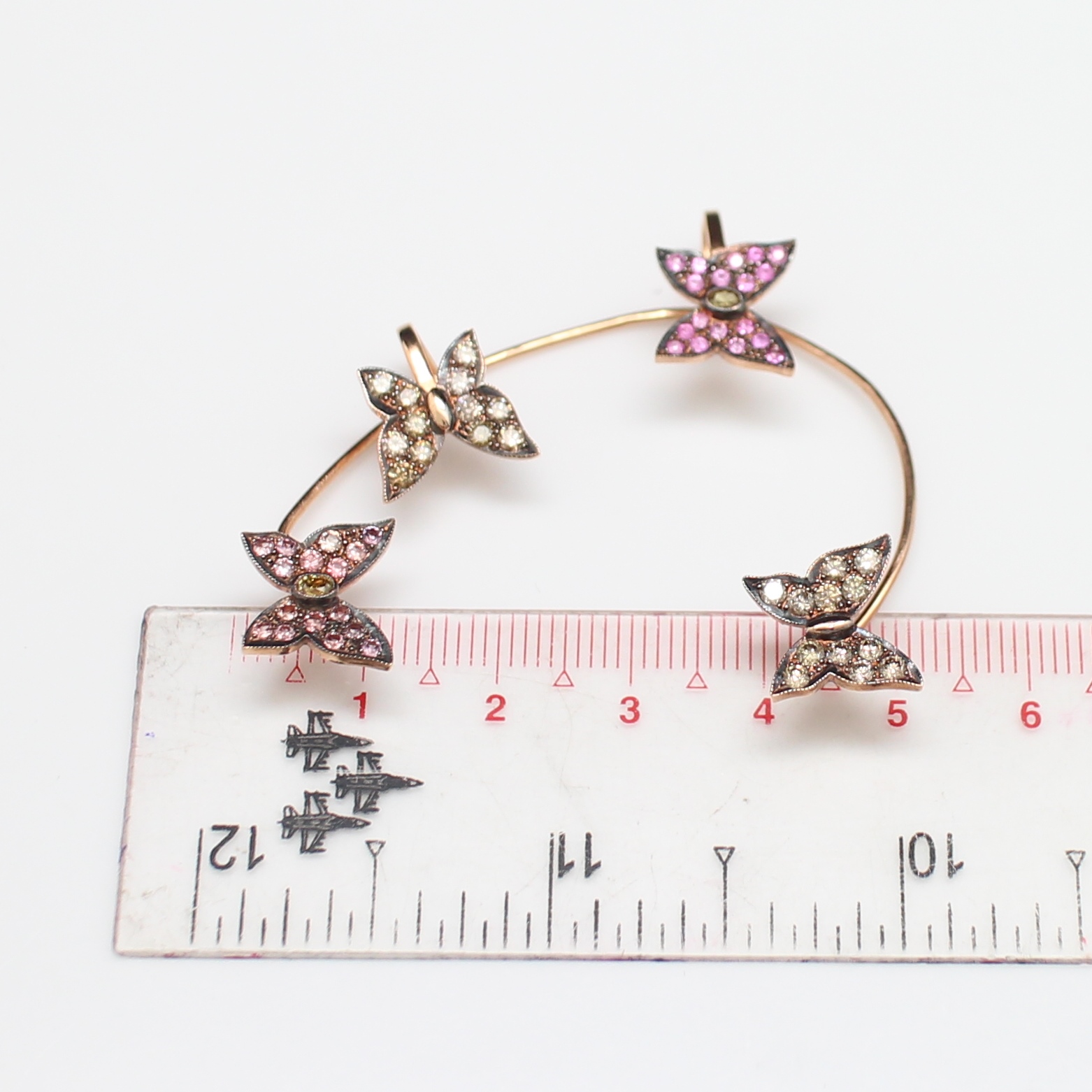 ER25039 ear cuff ผีเสื้อประดับพลอย เพชรแชมเปญ 0.73 กะรัต และ yellow daimond 0.12 กะรัต Pinkgold 9k นน.รวม 4.9 กรัม