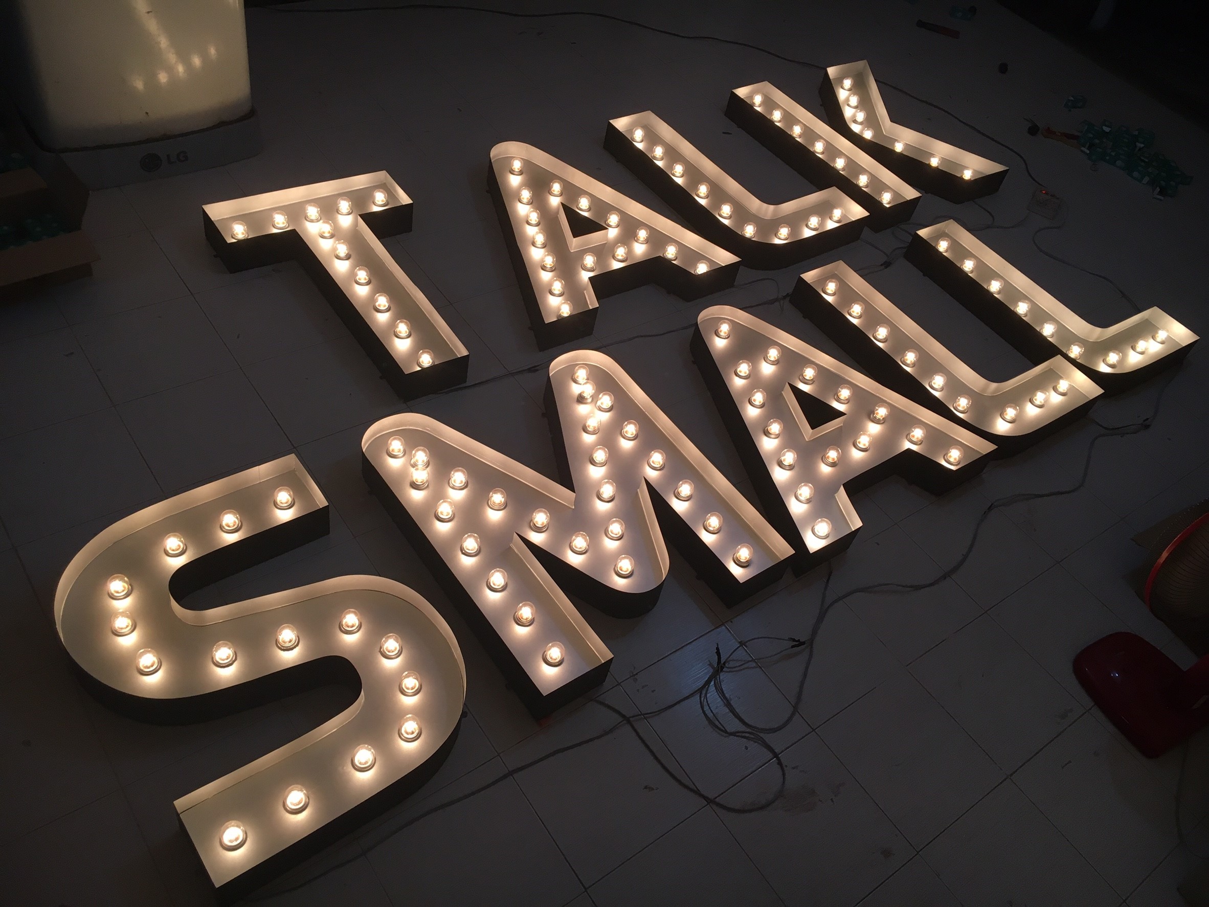 ป้ายไฟปิงปองหลอดไส้ ขนาดสูง 80 CM