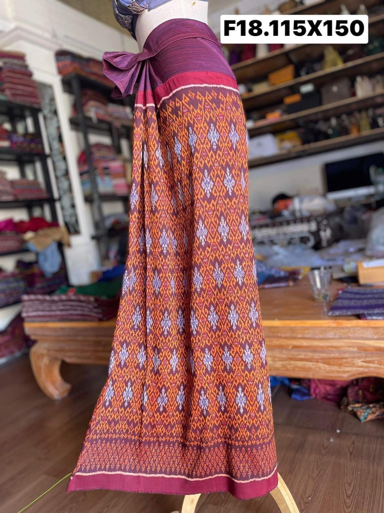 ซิ่น พระตะบอง ไหมบ้านสาวมือ ย้อมสีธรรมชาติ ขนาด 115x150ซม พื้นสีม่วงเปลือกมังคุด รหัส N9-SIL-F18