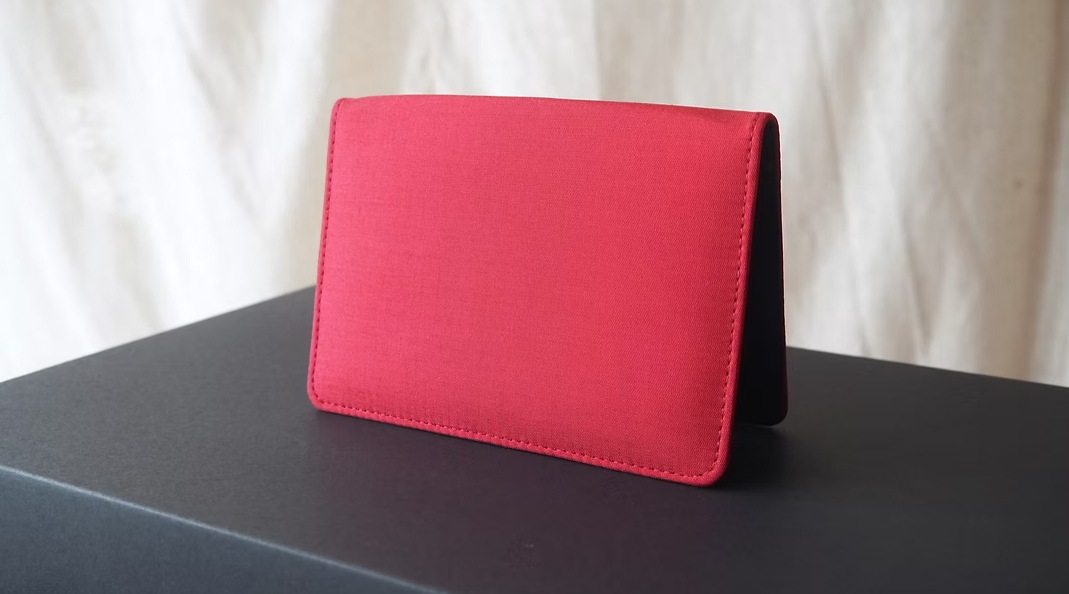 ซองใส่พาสปอร์ต ขนาด 3x9.5x8 cm.สีแดง GL-CT-103421