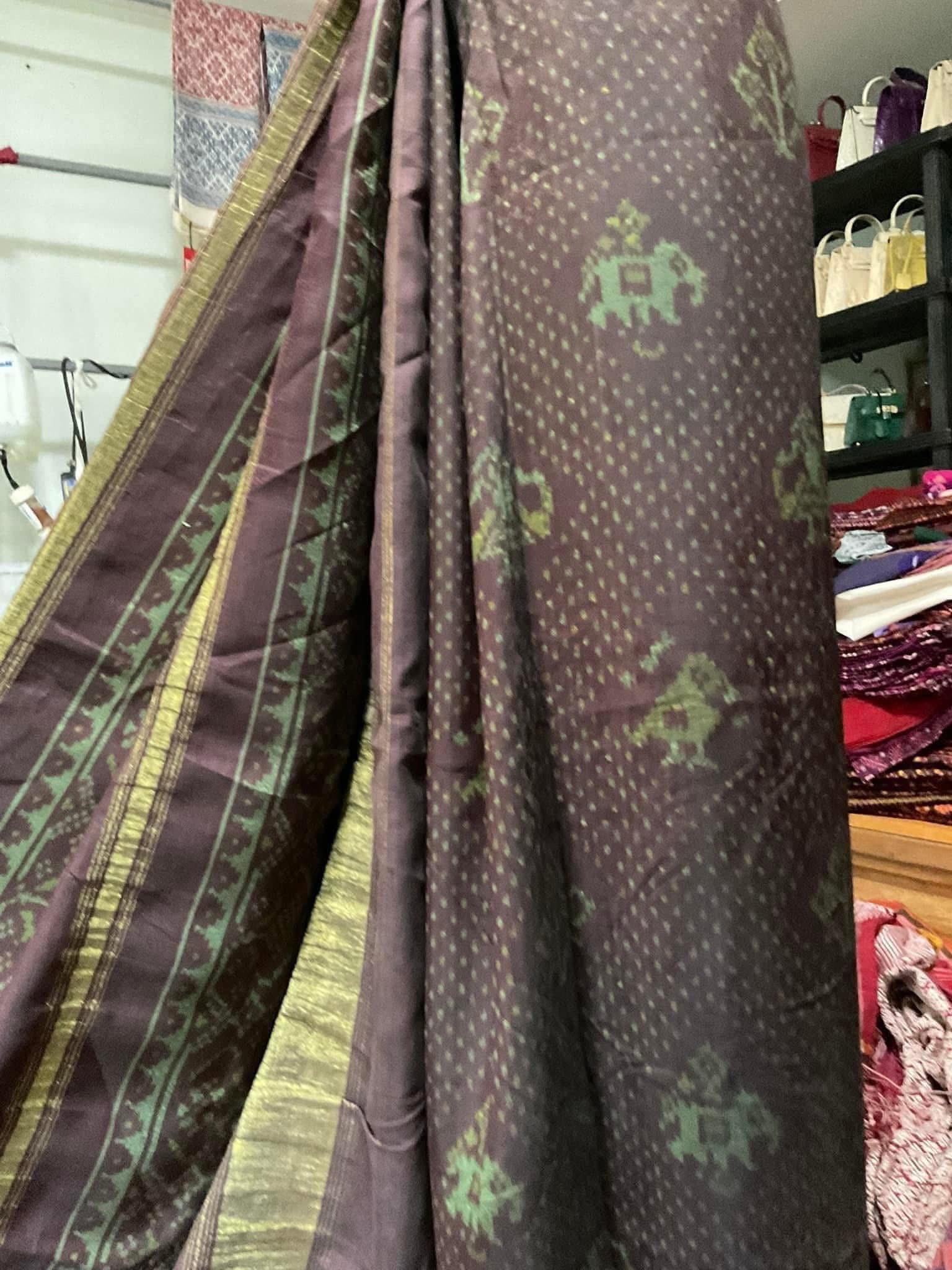 ซิ่น ไหมมัดหมี่ ผ้าปาโตล่า ขนาด 120x280ซม. พื้นสีน้ำตาบอมม่วง มีหน้านาง รหัส N9-SIL-051768A1