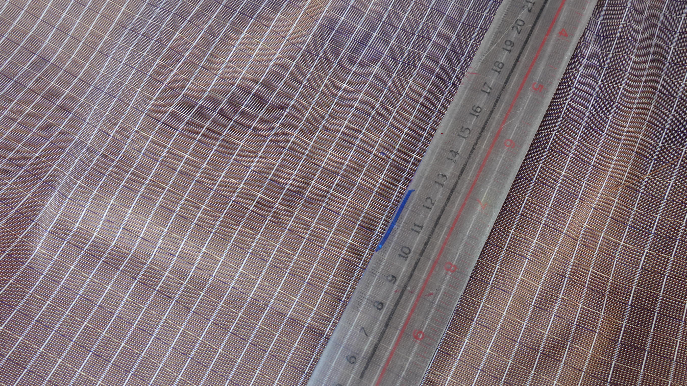 ผ้าไหมลายเกล็ดเต่า ไหมแท้ สีน้ำตาลเปลือกไม้ ตัดขายเป็นเมตร รหัส R1D-76-P3917