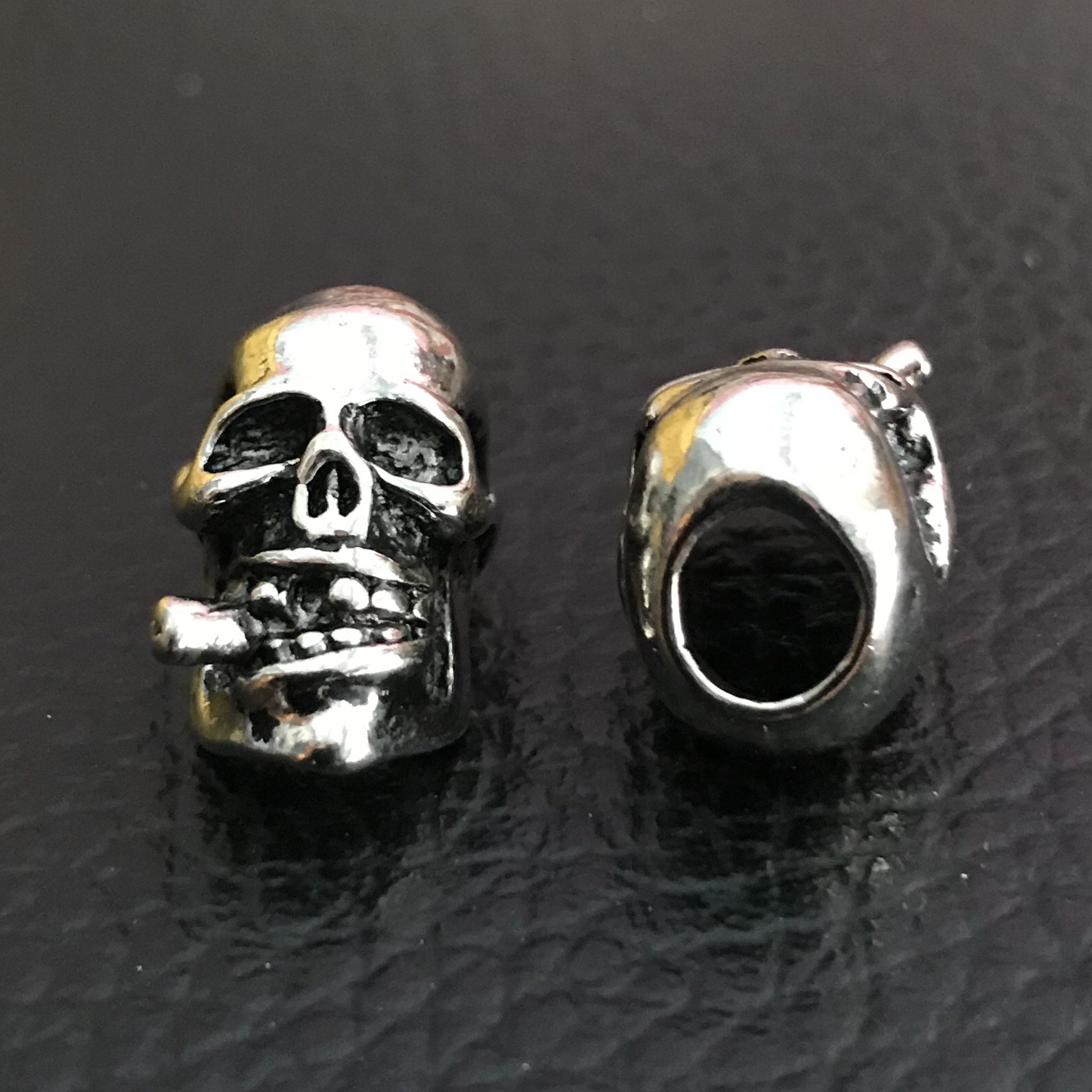 หัวกระโหลก V.2 - สำหรับร้อยสาย lanyard,paracord