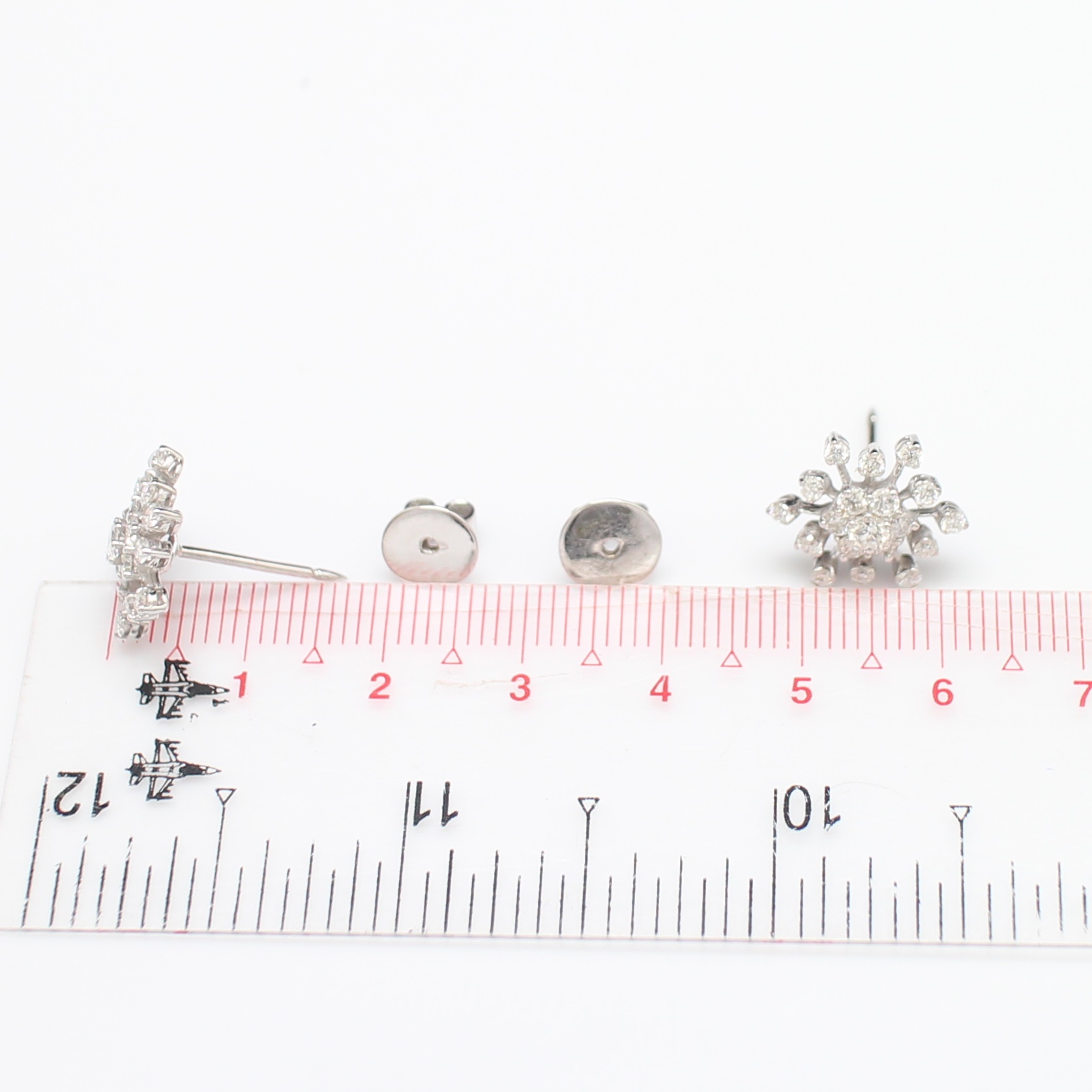 ER25142 ต่างหูเพชรดอกไม้ เพชรแท้ 38 เม็ด 1.16 กะรัต ทองแท้ 18k นน.รวม 4.1 กรัม