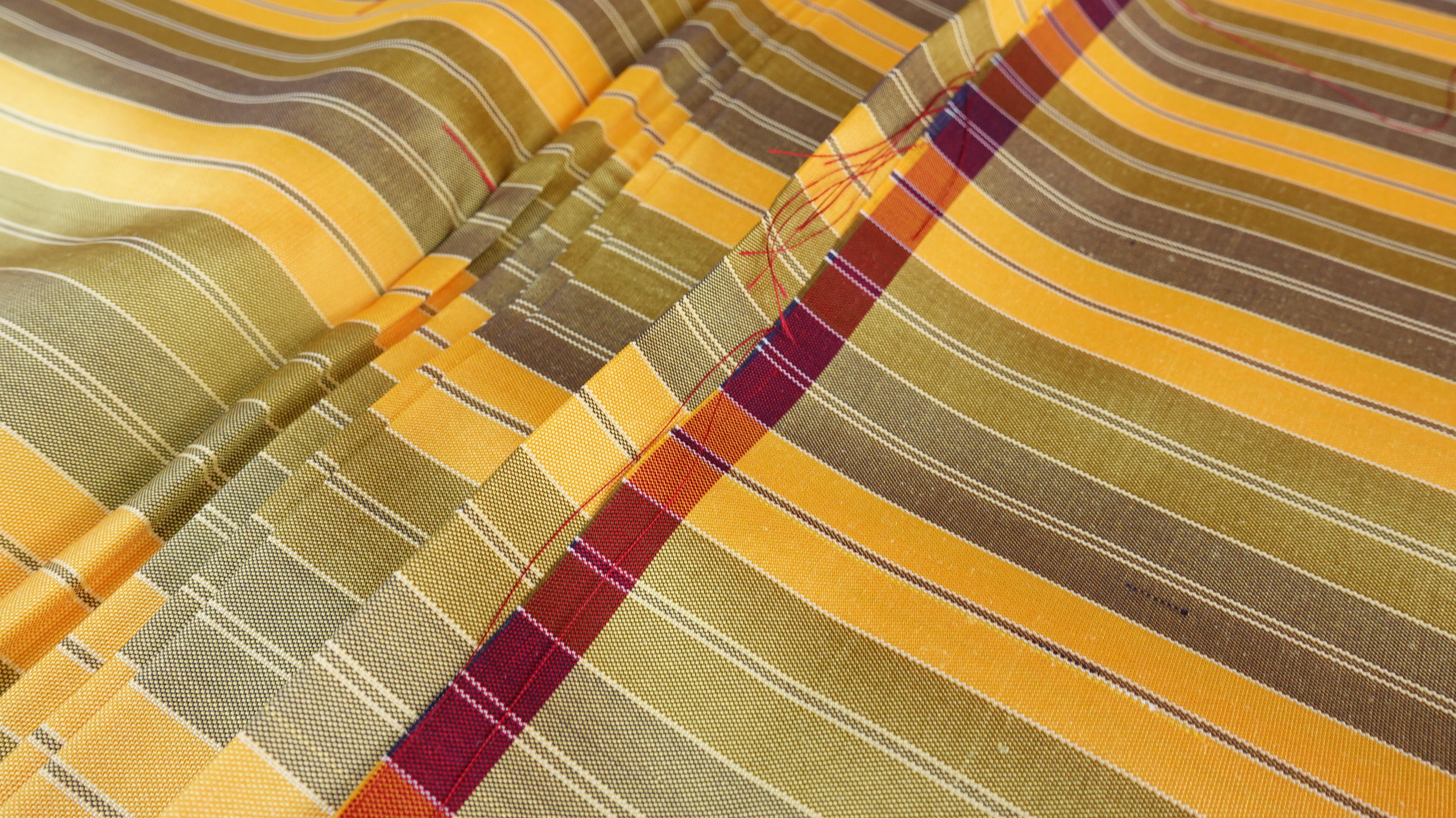 ผ้าไหม ลายริ้ว ไหมแท้ multicolor ลายขาวม้า สีเหลืองข้าวโพด (ราคาต่อเมตร) รหัส MC-76-P4585