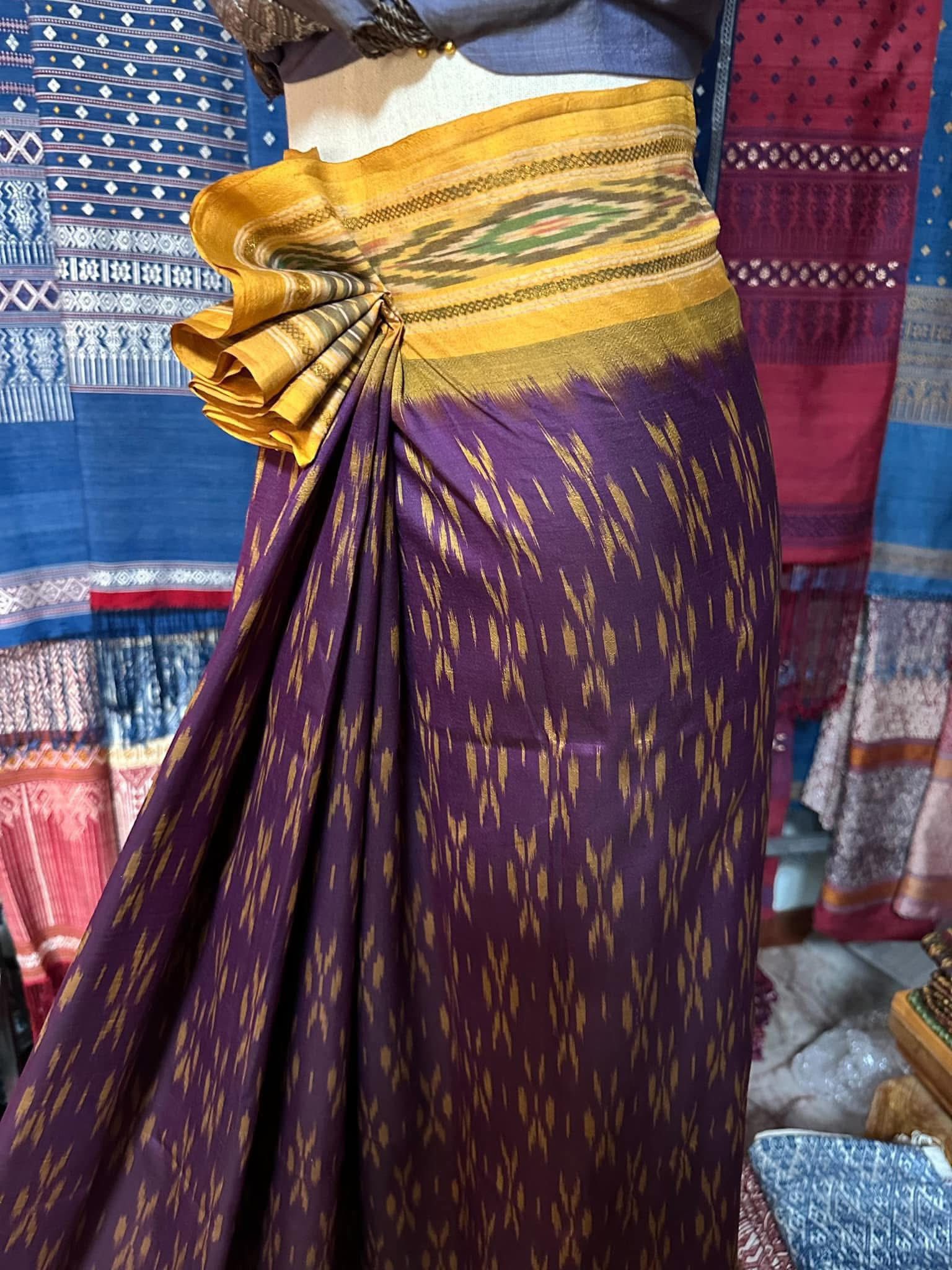 ซิ่น ไหมมัดหมี่ ผ้าปาโตล่า ขนาด 113x220ซม. พื้นสีม่วงเชิงเหลือง รหัส N9-SIL-051768A14