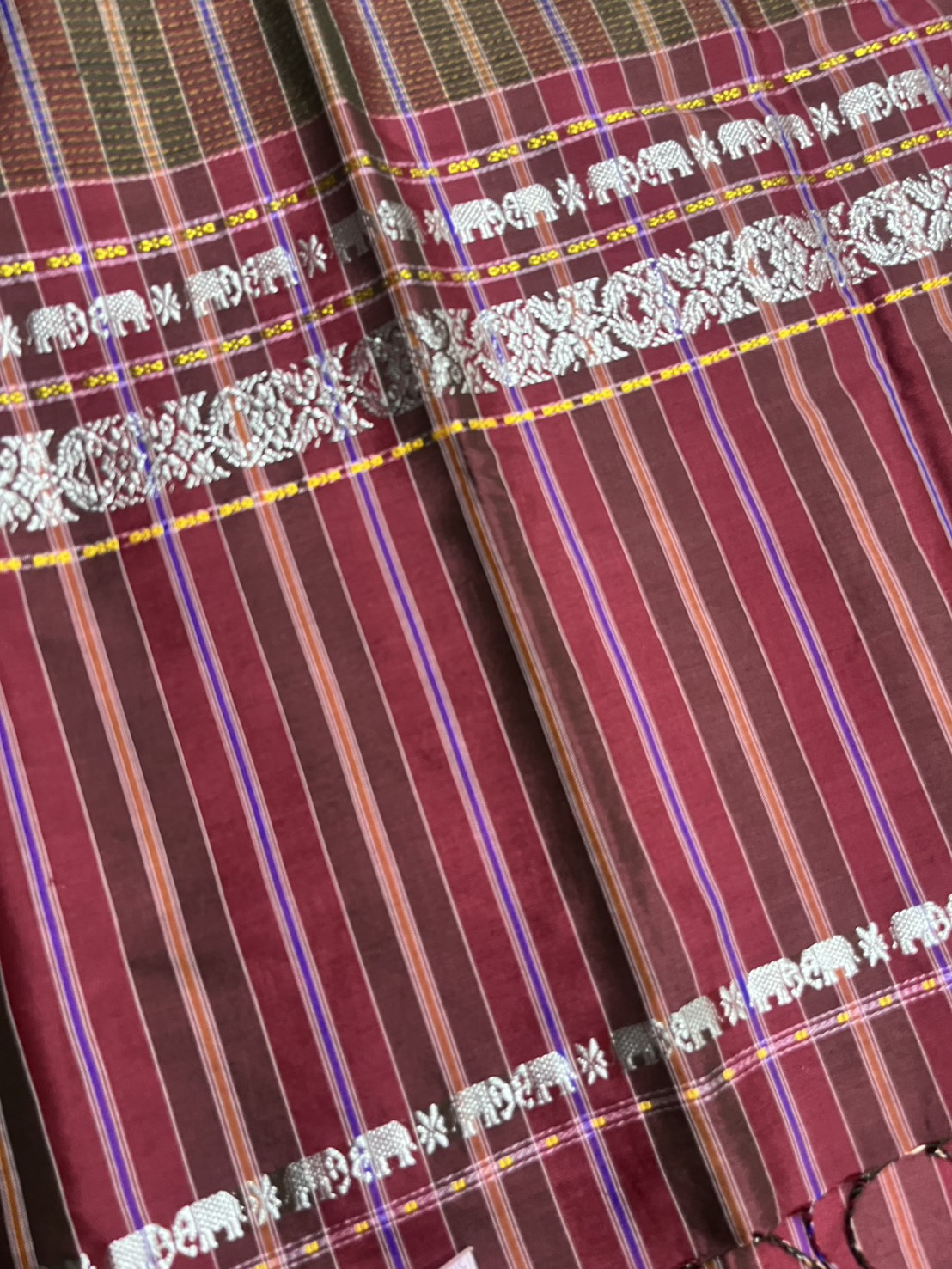 ผ้าขาวม้า ไหมแท้ ยกขิดดิ้นลายช้าง มีชายครุย ขนาด 65X200ซม. รหัส R4E-NY-9