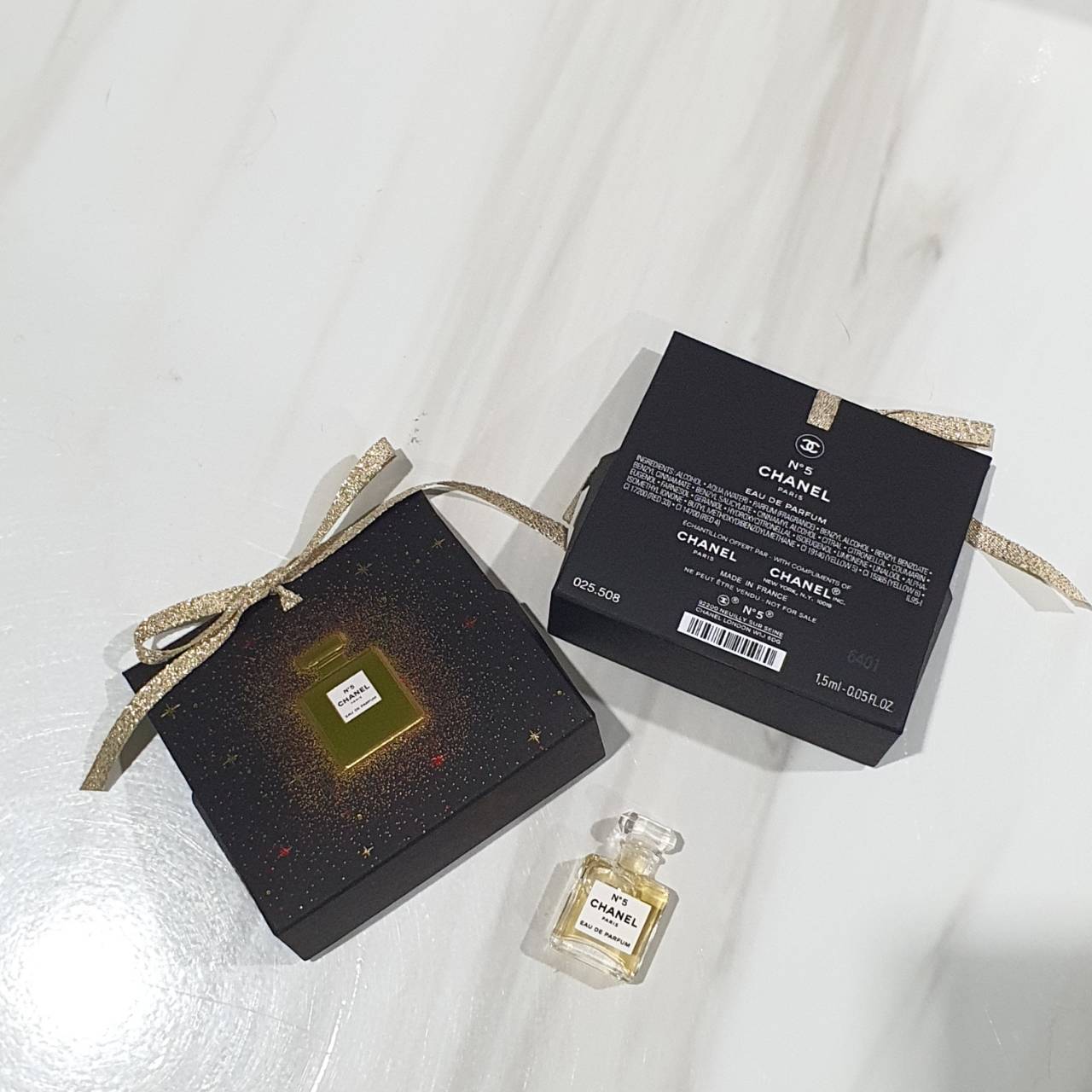 น้ำหอมจิ๋วมินิ Chanel No 5 EDP for Women 1.5ml แบบแต้มมีกล่อง ( Mini Perfume น้ำหอมขนาดพกพา) น้ำหอมจิ๋วมินิ ขวดน่ารัก ตั้งโชว์ก็สวย พกพาก็สะดวก หัวแต้มตามจุดชีพจร