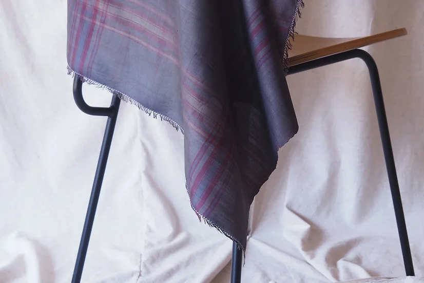 ผ้าพันคอผืนสี่เหลี่ยม ขนาด 65x65ซม. สีเทากรมท่า รหัส ZTG-CT-102689