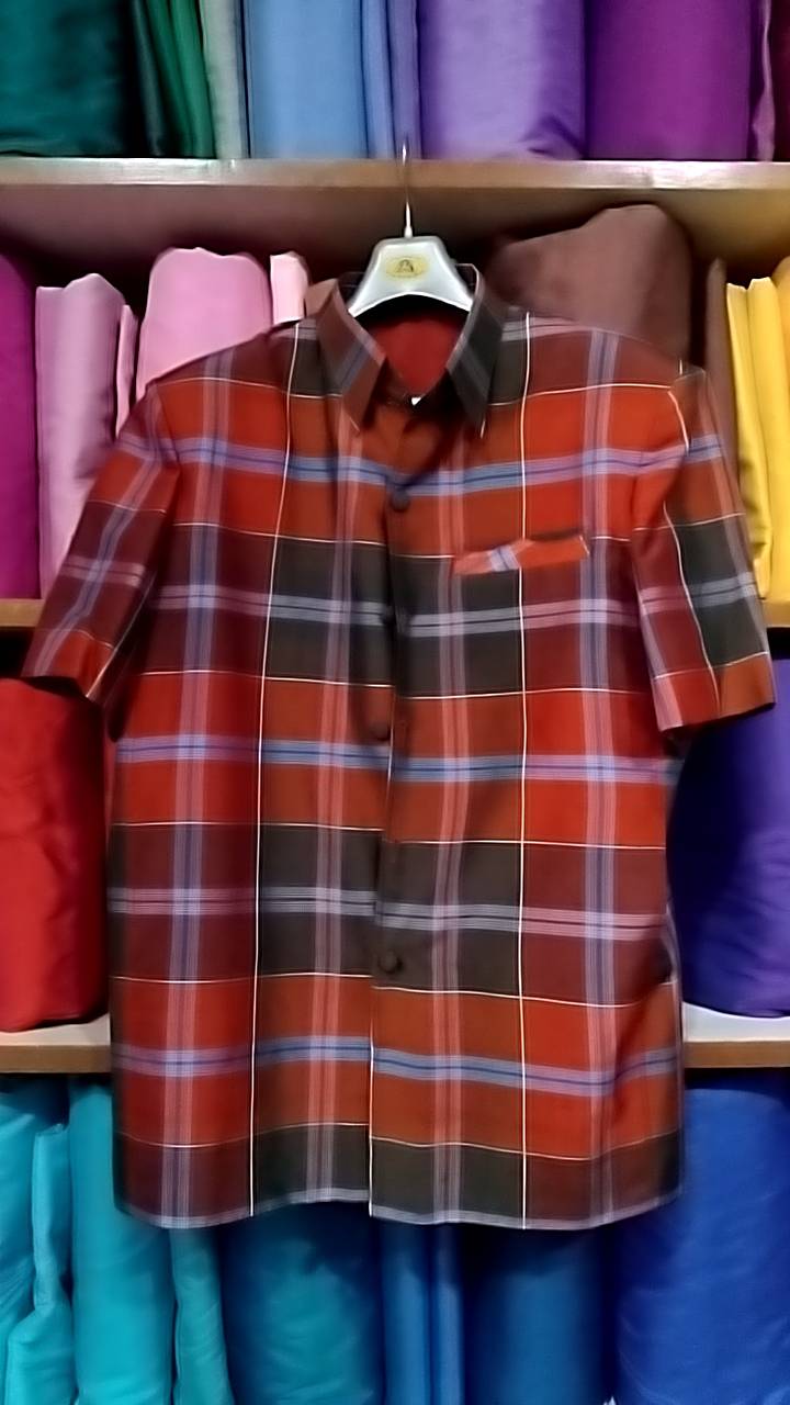 เสื้อซาฟารีคอปก แขนสั้น ผ้าไหมมัดหมี่ ลายโสร่ง โบราณ ไซต์ L รหัส DR-NY-07256816582