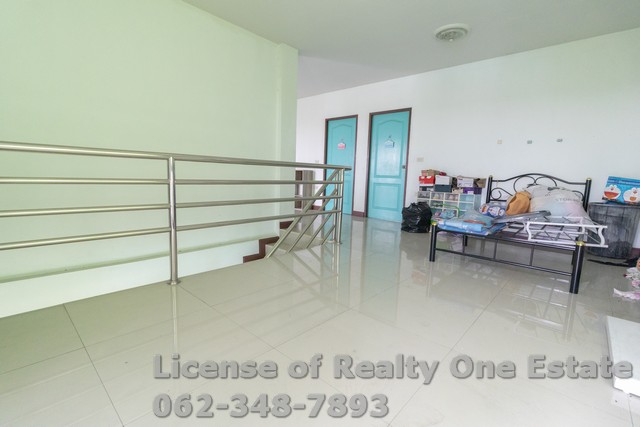 ขายอาคารพาณิชย์ 4 ชั้น ห้องมุม 2 คูหา ติดถนนใหญ่ ใกล้โรงเรียนบ้านบางเลน ทำเลทองสำหรับธุรกิจ