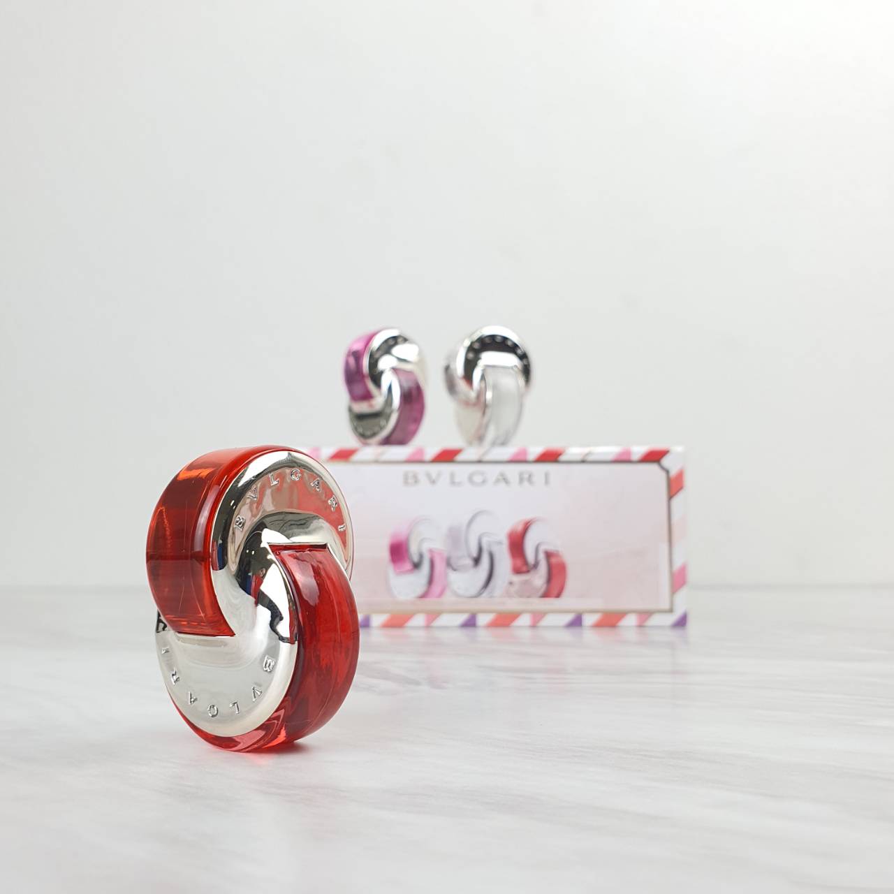 น้ำหอมจิ๋วมินิ Bvlgari Omnia Coral แดง 5ml แบบแต้มไม่มีกล่องแยกจาก SET ( Mini Perfume น้ำหอมขนาดพกพา) น้ำหอมจิ๋วมินิ ขวดน่ารัก ตั้งโชว์ก็สวย พกพาก็สะดวก หัวแต้มตามจุดชีพจร