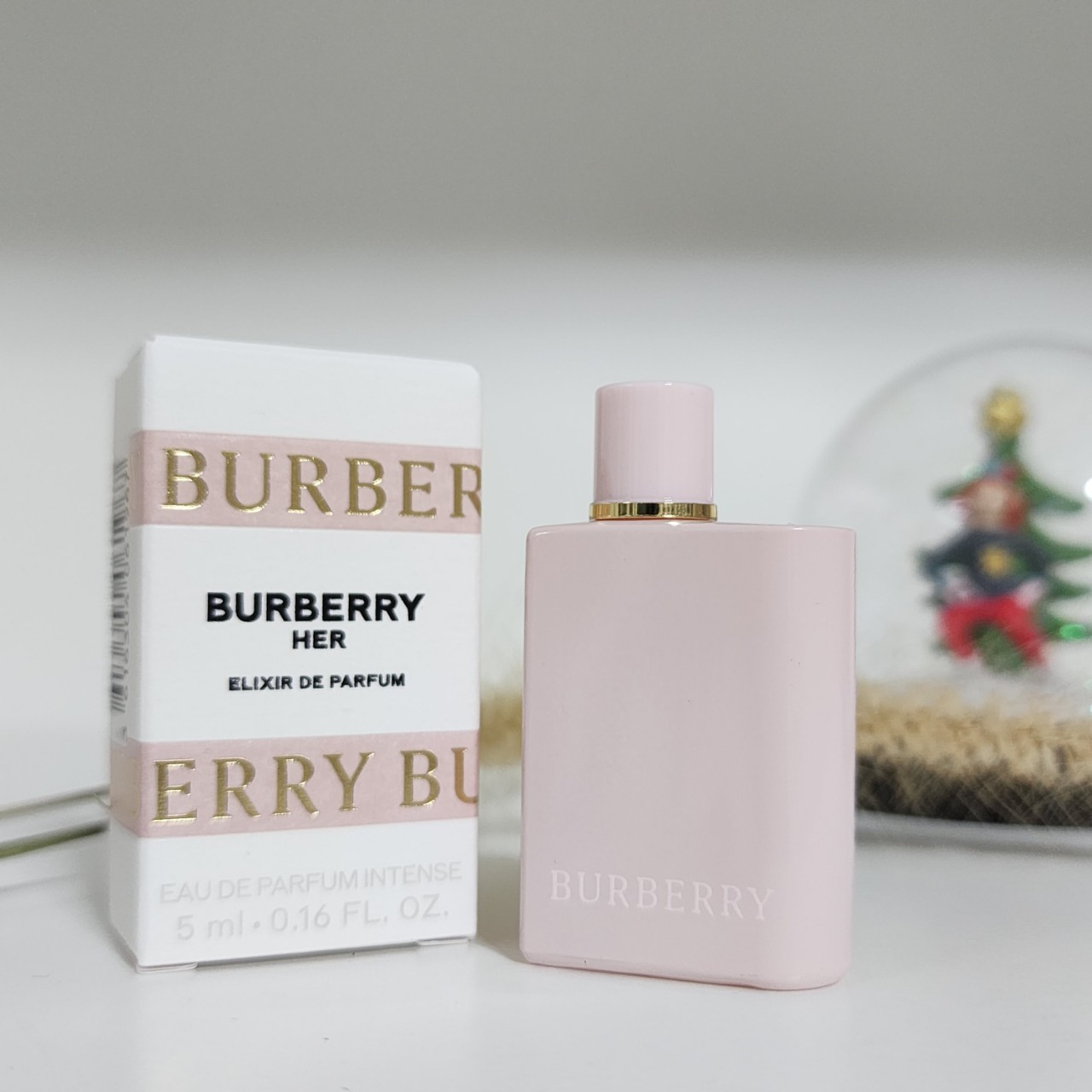 น้ำหอมจิ๋วมินิ Burberry Her Elixir EDP Intens 5mlแบบแต้มมีกล่อง ( Mini Perfume น้ำหอมขนาดพกพา) น้ำหอมจิ๋วมินิ ขวดน่ารัก ตั้งโชว์ก็สวย พกพาก็สะดวก หัวแต้มตามจุดชีพจร