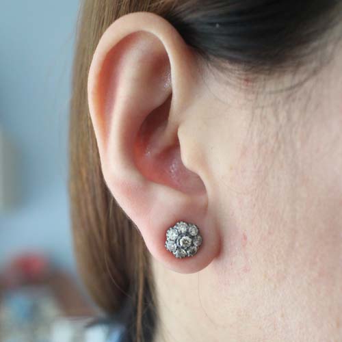 ER25069 ต่างหูเพชรกระจุก เพชรแท้ 16 เม็ด 1.80 กะรัต งานk2สี นน.รวม 4.3 กรัม เพชรไฟดี