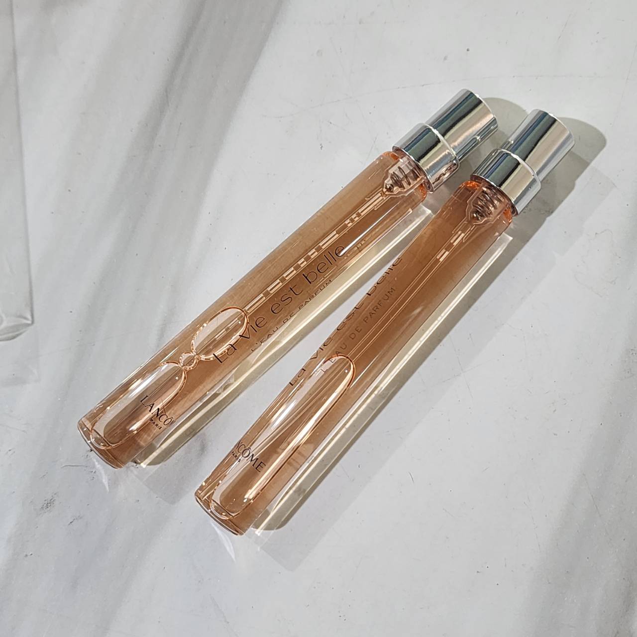 น้ำหอมจิ๋วมินิ Lancome La Vie Est Belle 10ml - Mini Nobox ( Mini Perfume น้ำหอมขนาดพกพา) น้ำหอมจิ๋วมินิแบบทดลองแบบสเปรย์ พกพาก็สะดวกใช้ฉีดตามจุดชีพจร