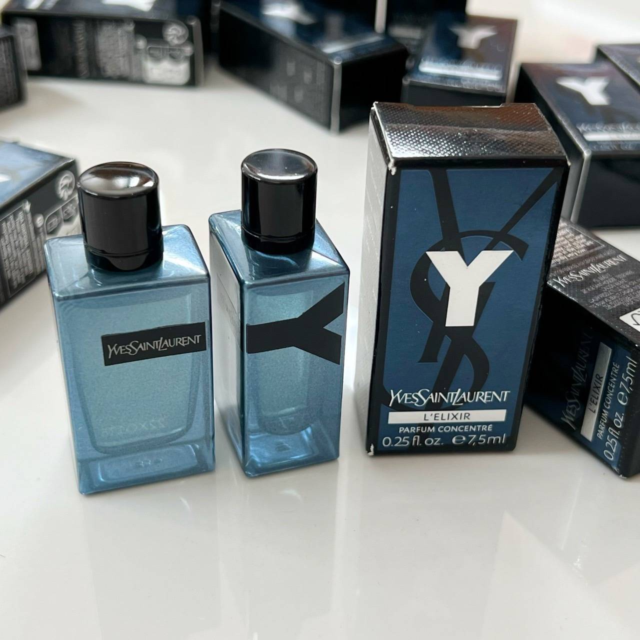 น้ำหอมจิ๋วมินิ YSL Y L'Elixir Parfum 7.5ml แบบแต้มมีกล่อง ( Mini Perfume น้ำหอมขนาดพกพา) น้ำหอมจิ๋วมินิ ขวดน่ารัก ตั้งโชว์ก็สวย พกพาก็สะดวก หัวแต้มตามจุดชีพจร