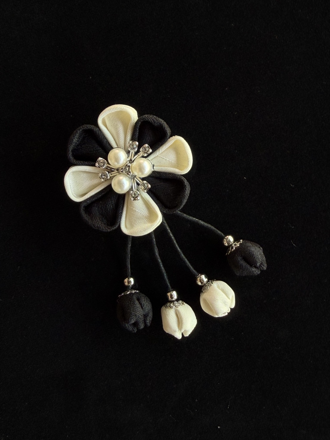 เข็มกลัดดอกมะลิ พวงระย้า ผ้าไหมแท้ (กลัดหน้าอก) GF-ME-1126682