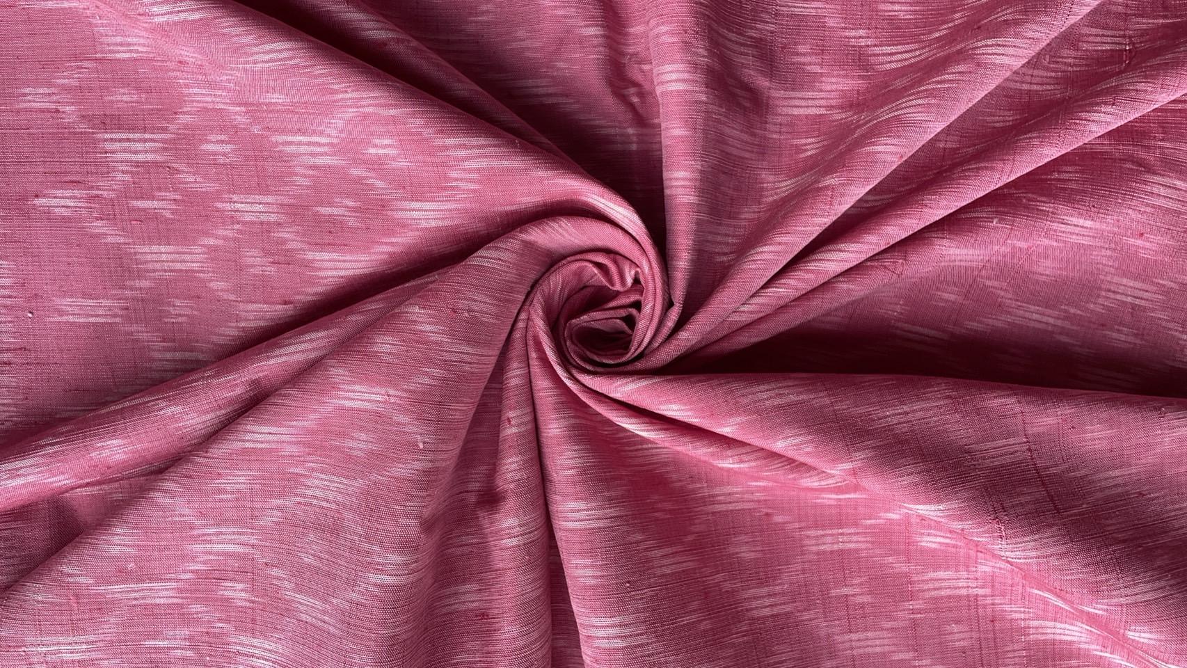 ผ้าไหมมัดหมี่ เนื้อไหมบ้าน ไหมแท้ สีธรรมชาติ ลายหัวใจ สีชมพู (ราคาต่อเมตร) รหัส CISP-NY-SKU-44316