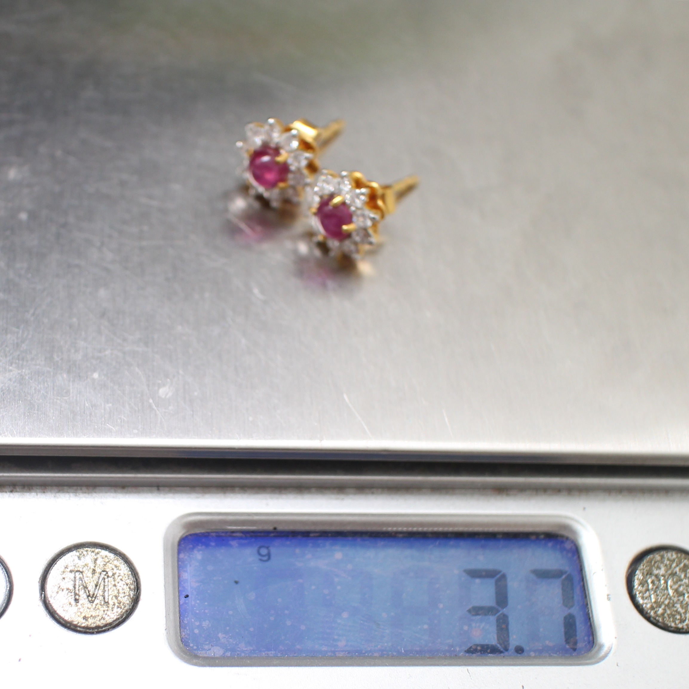 ER25175 ต่างหูทับทิมล้อมเพชร เพชรแท้ 20 เม็ด 0.60 กะรัต ทองแท้ 90% นน.รวม 3.8 กรัม