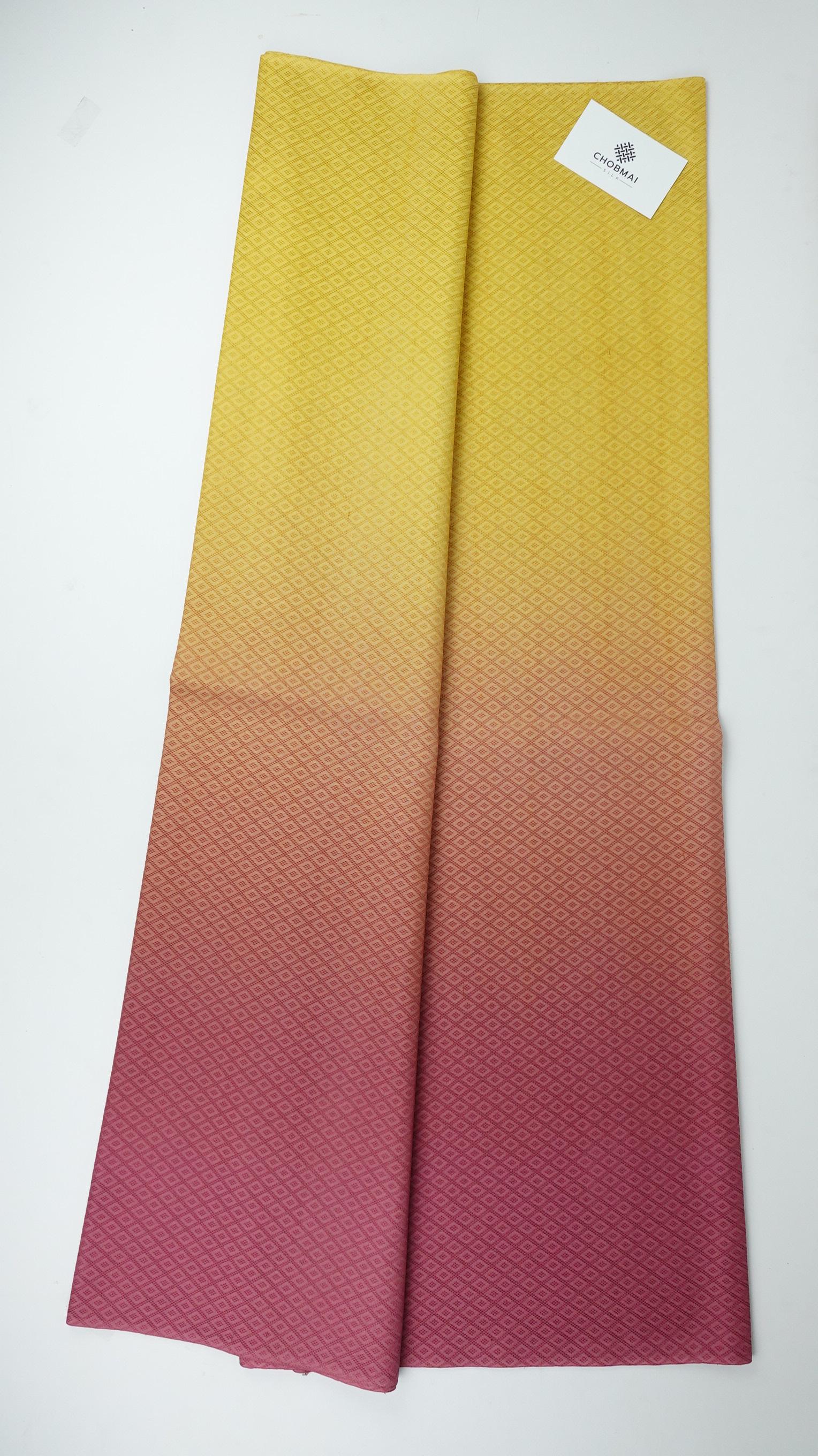 ผ้าไหมย้อมสไลด์สี ยกดอกลูกแก้ว สีเหลืองเข้ม-สีชมพูโอรส เลือกขนาด รหัส BT-TT-0224685