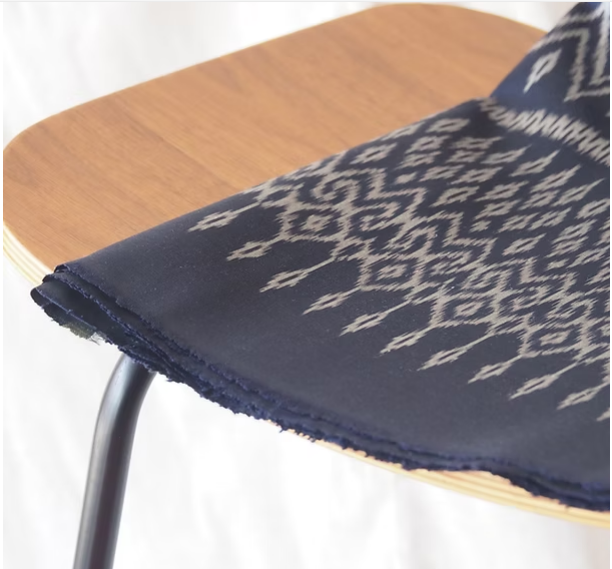 ซิ่น ผ้าไหมมัดหมี่ ไหมแท้ สีกรมท่า เลือกตามขนาด รหัส CISP-CT-103156