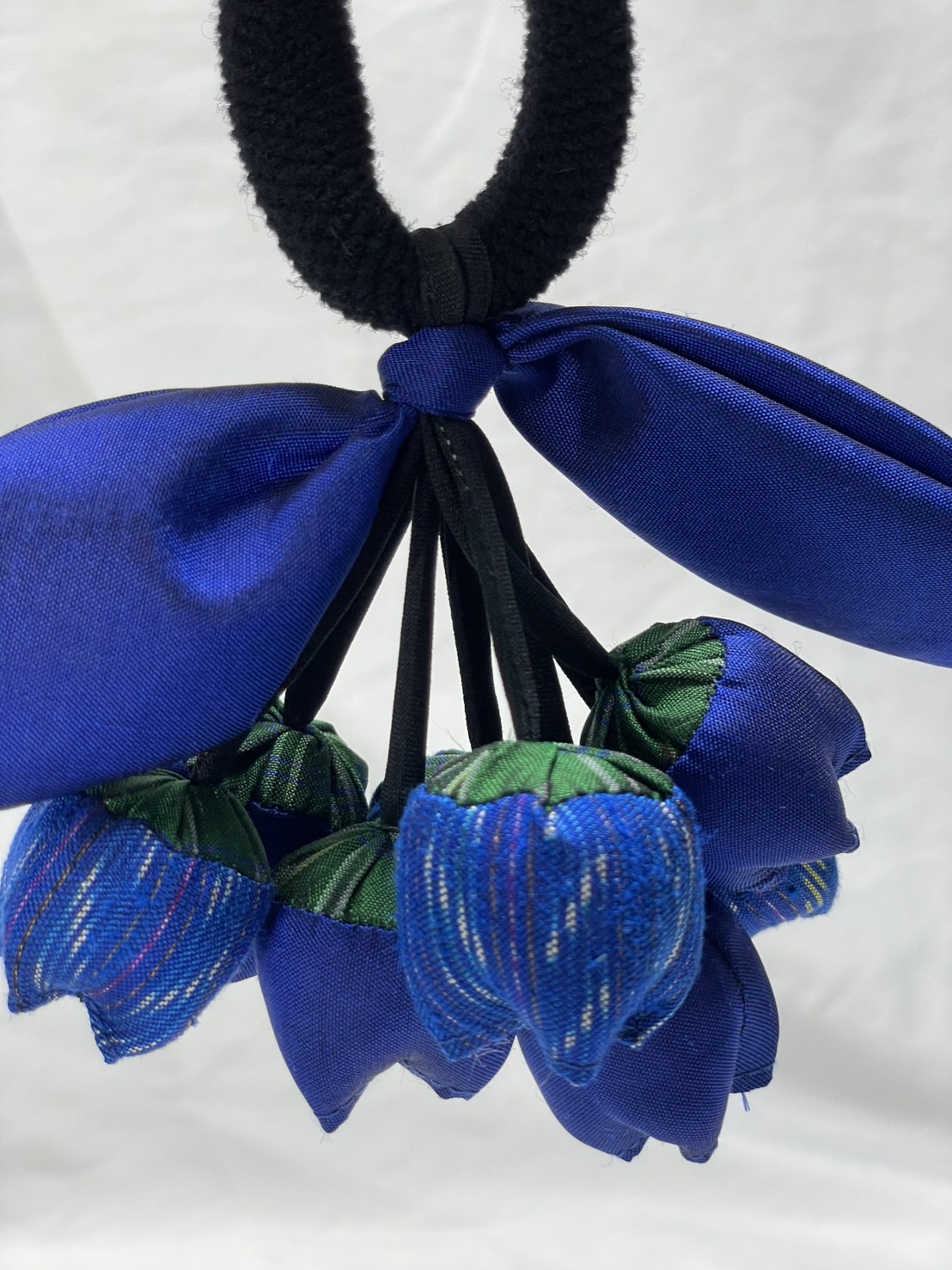 ยางรัดผม ผ้าไหมแท้ เฉดสีน้ำเงิน รหัส RNB-ME-071168