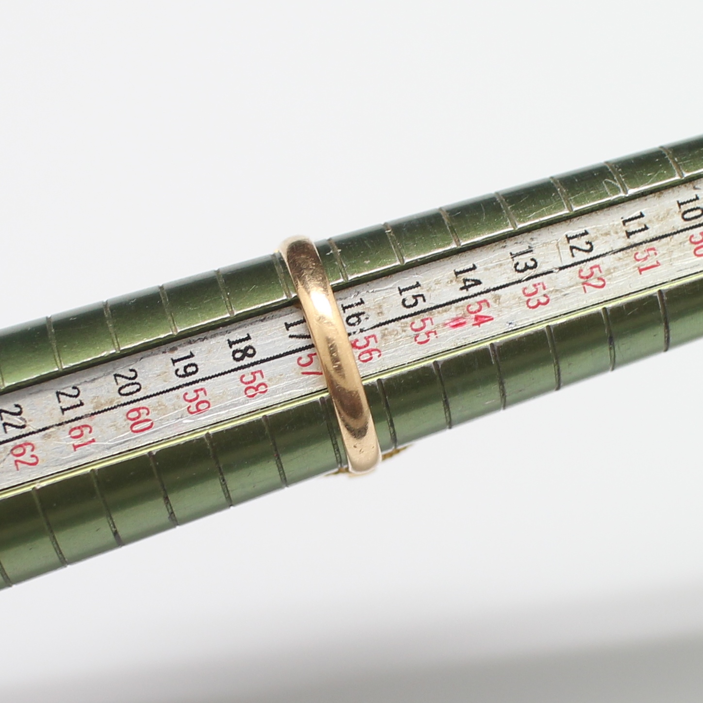 RG250107 แหวนทับทิมรูปไข่ ทองแท้ 18k นน.รวม 4.4 กรัม ขนาดแหวน 57 ทับทิมสีสวย