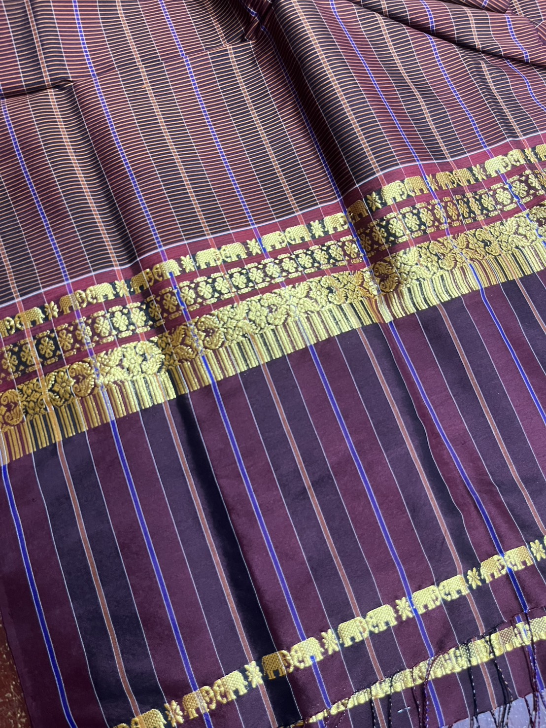 ผ้าขาวม้า ไหมแท้ ยกขิดดิ้นลายช้าง มีชายครุย ขนาด 65X200ซม. รหัส R4E-ME-6