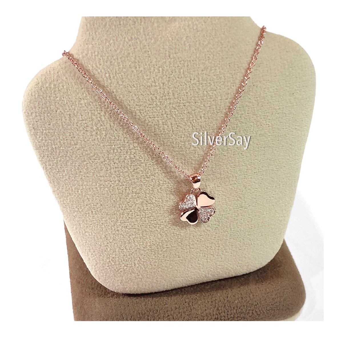 แหวนใบโคลเวอร์ Clover 4 ฝังเพชรสวิส/สลับเกลี้ยง/สีทองคำ22k