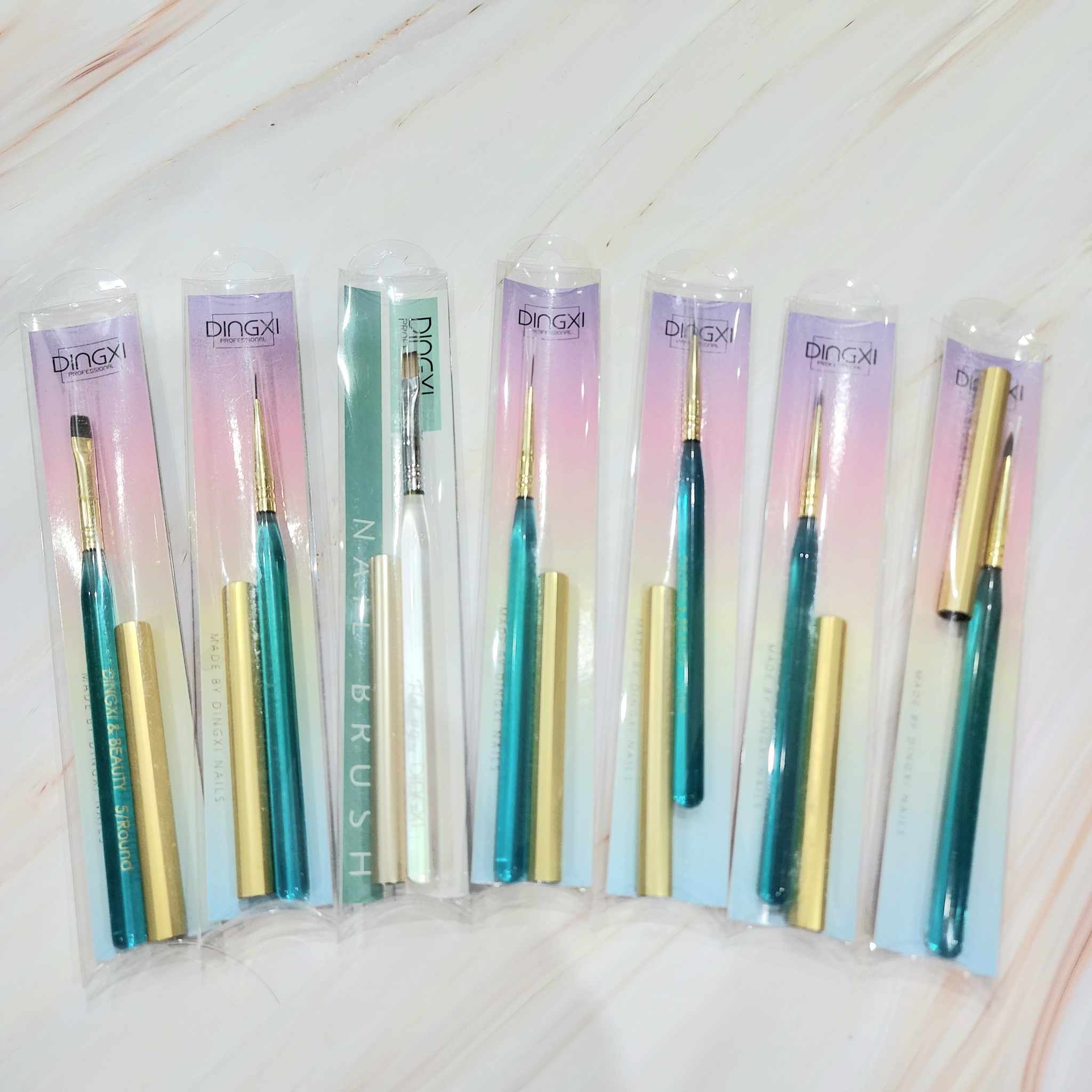 พู่กันทำเล็บ พู่กันทาเจล พู่กันไล่สี แยกขายเป็นด้าม