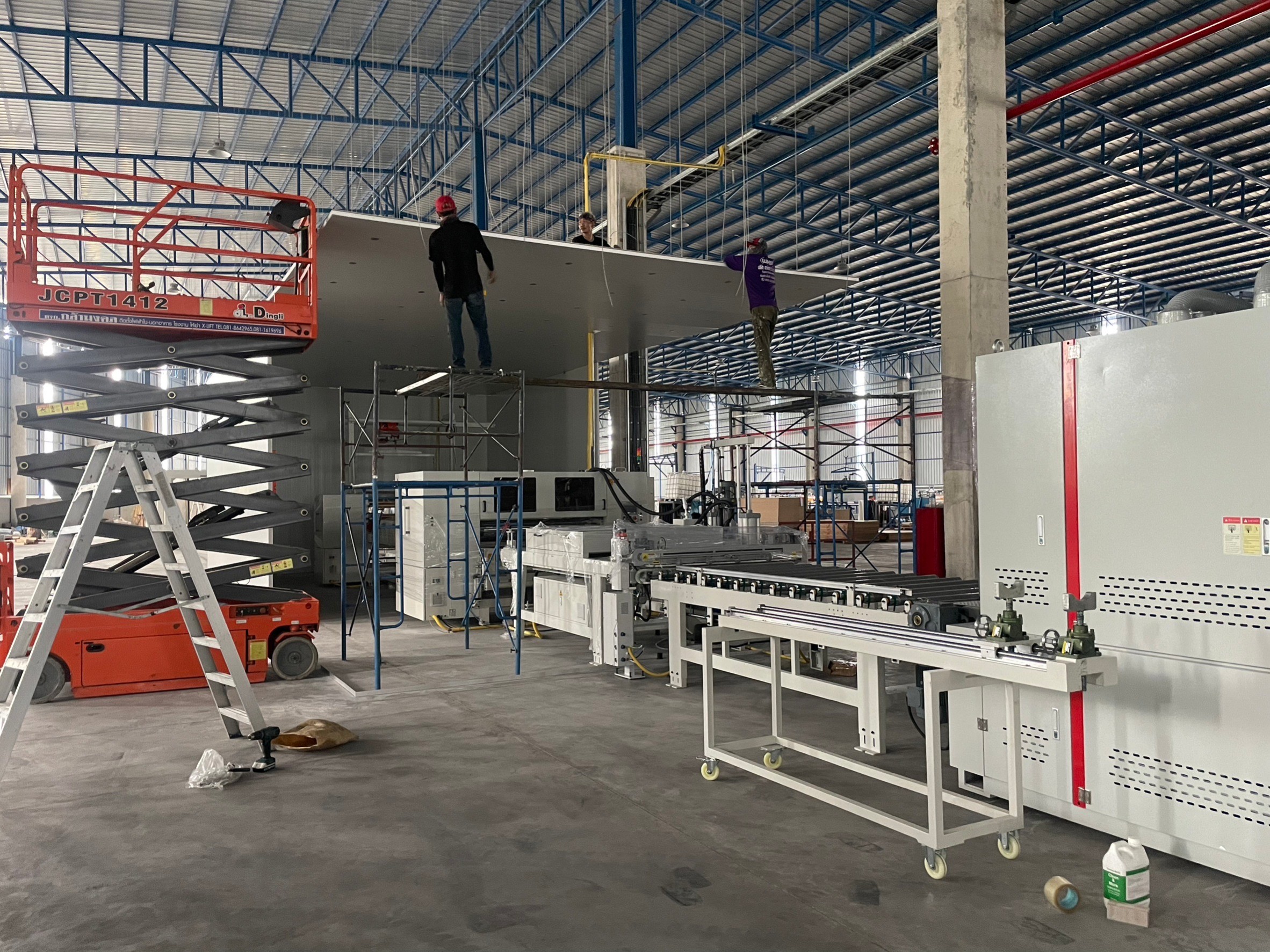 งานกั้นห้องให้เครื่องจักร กั้นห้องในโรงงาน กั้นห้องในโกดัง ระยอง