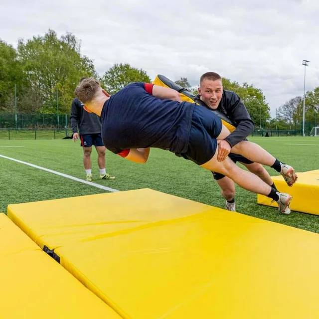 เบาะฝึกซ้อมฟุตบอล เบาะกันกระแทก ขนาด200x200x40cm ราคา20,000