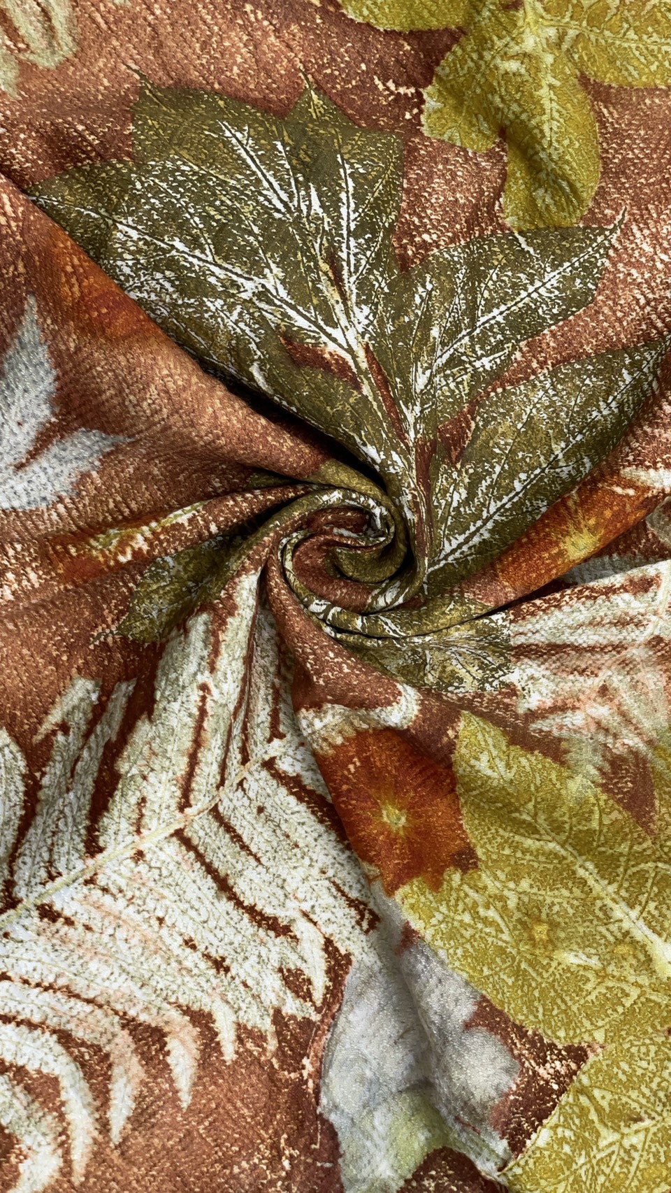 ผ้าคลุมไหล่ผ้าไหม Eco print เนื้อยกดอก มีชายครุย ขนาด 60x180ซม. สีน้ำตาล รหัส ECO-82-111468