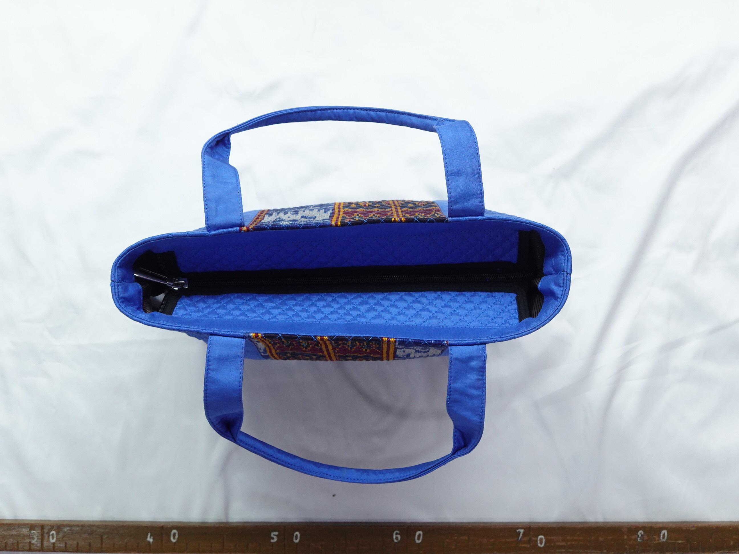 กระเป๋าถือ ผ้าไหมแท้ ขนาด 10x10นิ้ว สีฟ้า รหัส GLC-NY-01246801