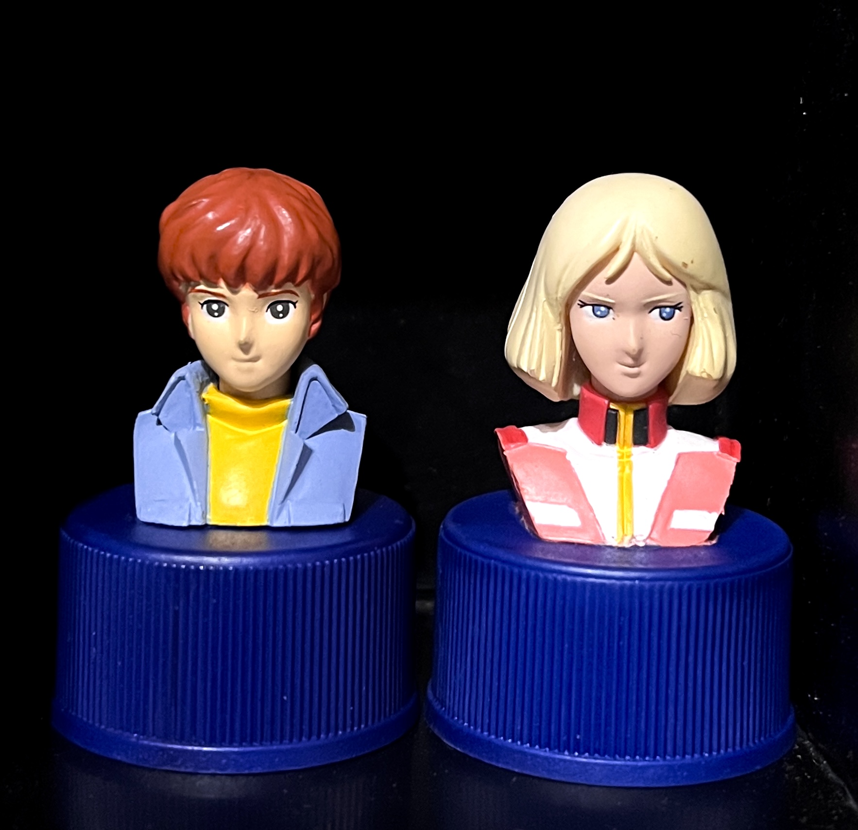 Pepsi Gundam Head Set 2 Figure : Amuro Ray & Sayla Mass ตัวละครเรื่อง Gundam Head Set เป็นงานสะสมของ Pepsi A.Armuro Ray B.Sayla Mass
