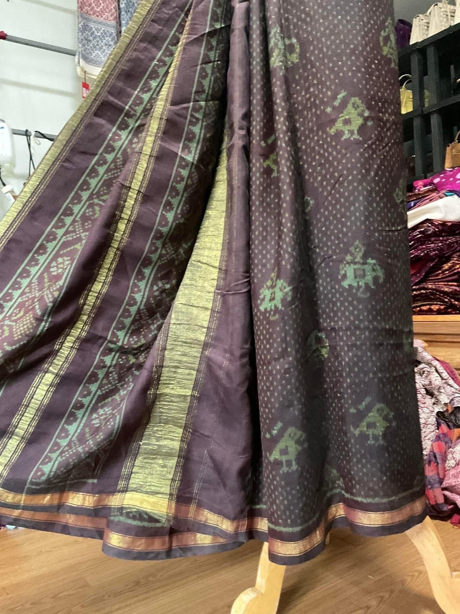 ซิ่น ไหมมัดหมี่ ผ้าปาโตล่า ขนาด 120x280ซม. พื้นสีน้ำตาบอมม่วง มีหน้านาง รหัส N9-SIL-051768A1