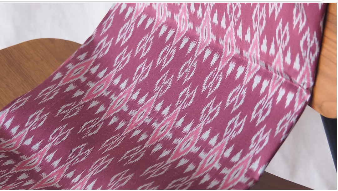 ซิ่น ผ้าไหมมัดหมี่ ไหมบ้าน ขนาด 1x2หลา พื้นสีชมพูกะปิ รหัส CISP-CT-102810