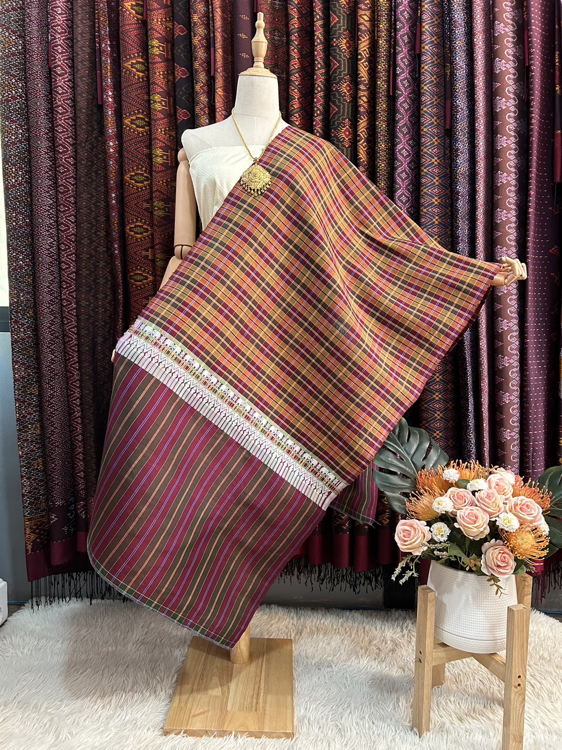 ผ้าขาวม้า ผ้าไหมแท้ ขนาด 60x200cm ขิดลายช้าง สีคละสี รหัส R4E-PS-081683