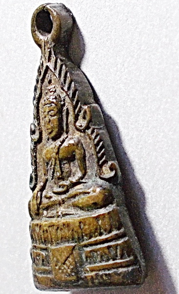 เหรียญหล่อชินราชหูในตัว ลพ.เพชร