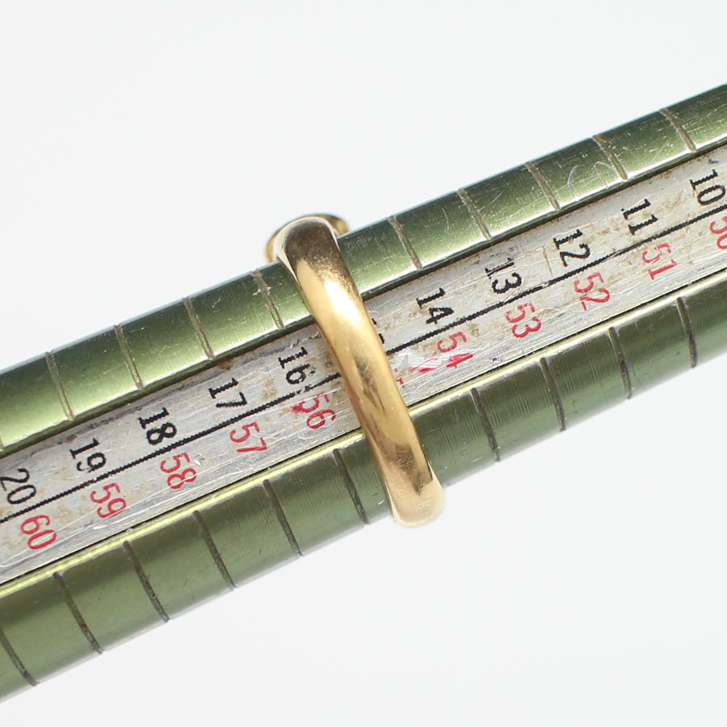 RG250178 แหวนมรกตแซมเบียล้อมเพชร เพชรแท้ 0.48 กะรัต มรกต 4.2 กะรัต ทองแท้ 90% นน.รวม 7.3 กรัม ขนาดแหวน 55