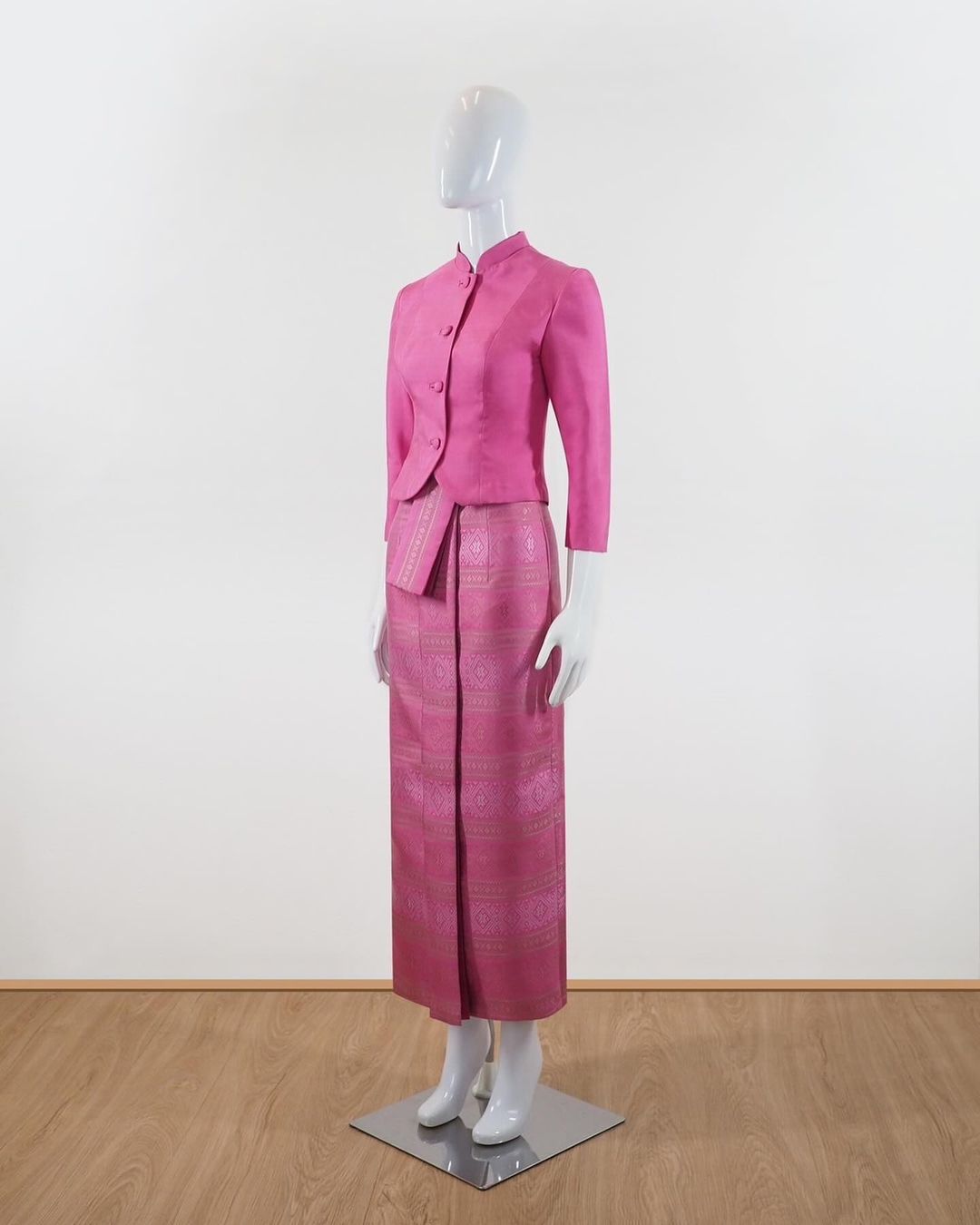 แบบตัดชุด แยกชิ้น เสื้อ+กระโปรง ผ้าไหม ชุดไทยบรมพิมานประยุกต์ แขน 3ส่วน (ไม่รวมผ้า) chobmai x JHN รหัส CUT-51-0721671