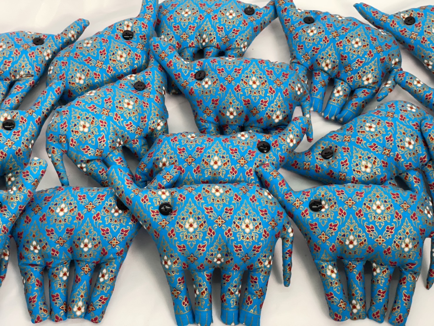 สั่งผลิตตุ๊กตาช้าง (ไม่รวมผ้า) ขนาด 17x11ซม. จำนวน 30 ตัว รหัส RNB-ST