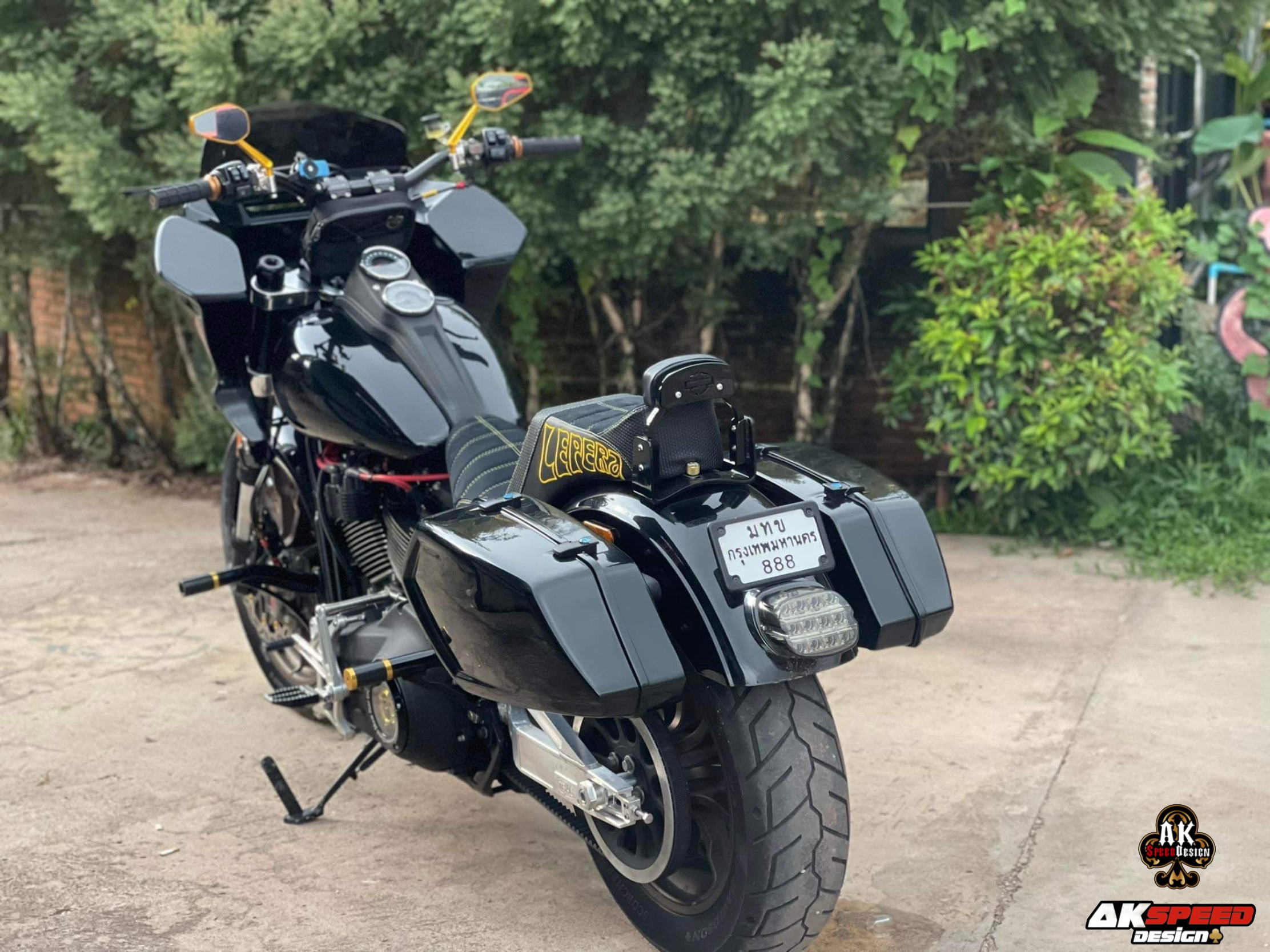 saddle bags softail carbon