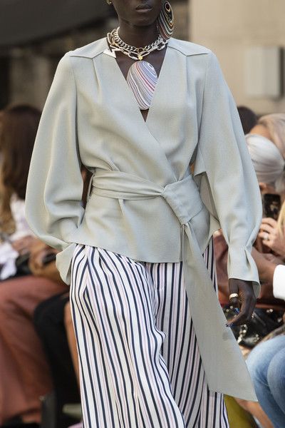 แบบตัด เสื้อผ้าไหม (ไม่รวมผ้า) ตามแบบ รหัส CUT-ST-0716662