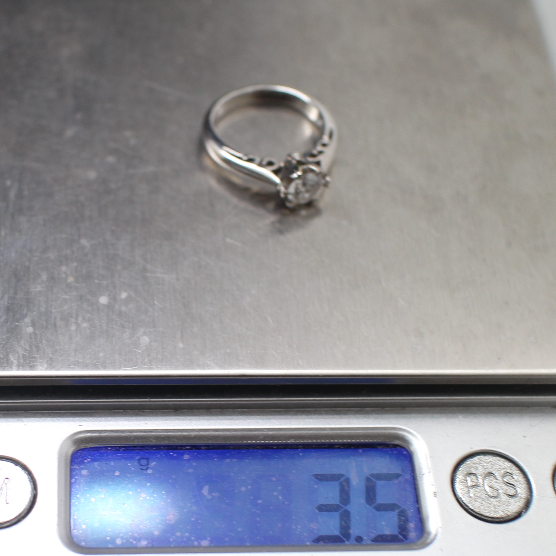 RG250080 แหวนเพชรชู 0.50 กะรัต มีเซอร์ GIA น้ำ E ,VS2 เพชรข้าง 0.02 กะรัต ทองแท้ 18k นน.รวม 3.5 กรัม ขนาดแหวน 46