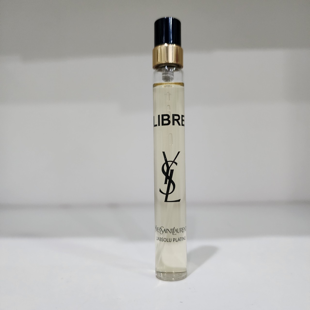 น้ำหอมจิ๋วมินิ YSL Libre L'Absolu Platine EDP 10ml แบบสเปรย์ไม่มีกล่อง ( Mini Perfume น้ำหอมขนาดพกพา) น้ำหอมจิ๋วมินิแบบทดลองแบบสเปรย์ พกพาก็สะดวกใช้ฉีดตามจุดชีพจร