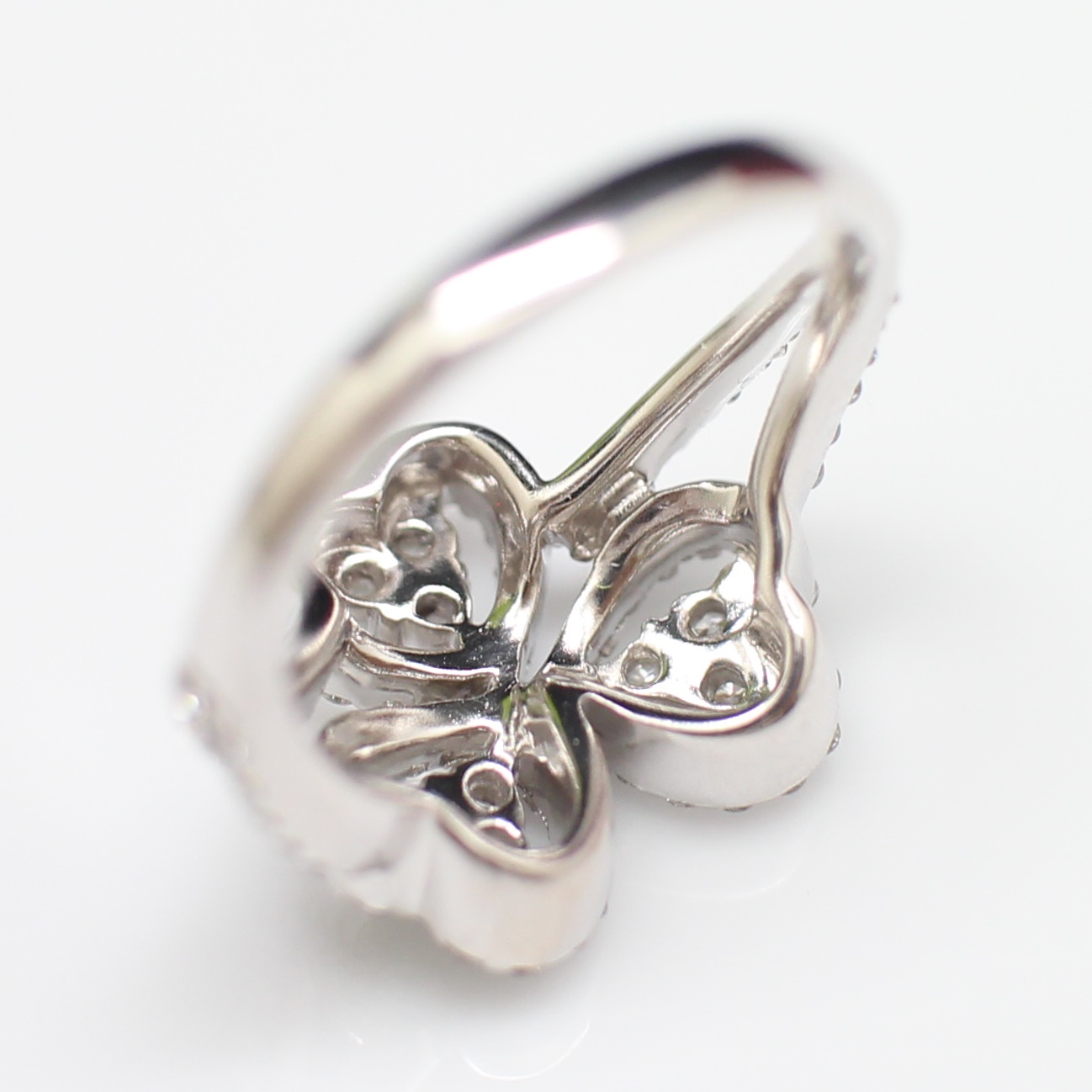 RG250238 แหวนเพชร 3 ช่อ Jubilee เพชรรวม 0.81 กะรัต ทองแท้ 18k นน.รวม 5.7 กรัม ขนาดแหวน 52