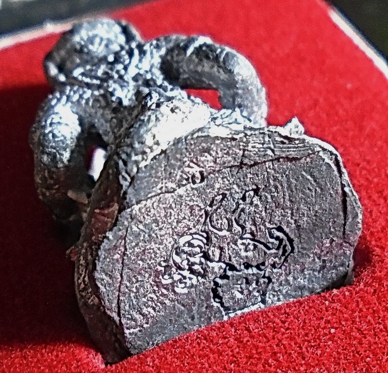 หนุมานคุ้มภัย 8 รอบ เนื้อตะกั่ว หลวงปู่เกลี้ยง มนุญโญ วัดเนินสุทธาวาส จ ชลบุรี ปี2557 พร้อมกล่องเดิม